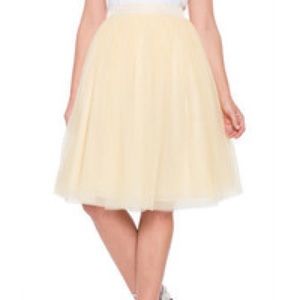 Eloquii pale yellow tulle skirt🌼